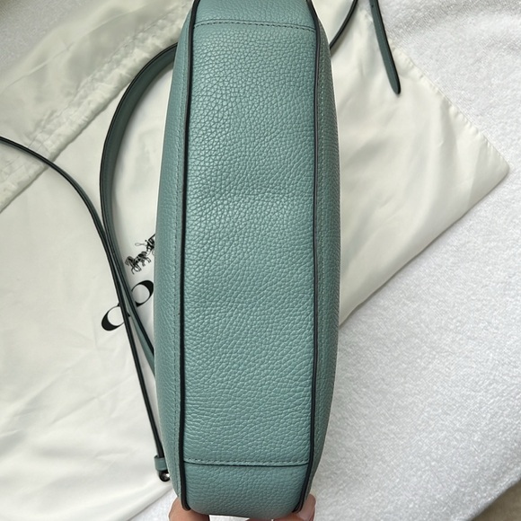 COACH pebbled leather bag in color marine with silver color hardware - Picture 4 of 7